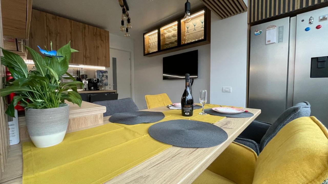 Luxury Apart Dorobanti Bucharest Exterior photo